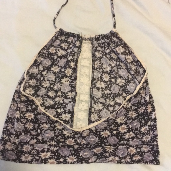 Girly halter crop top - Picture 2 of 4
